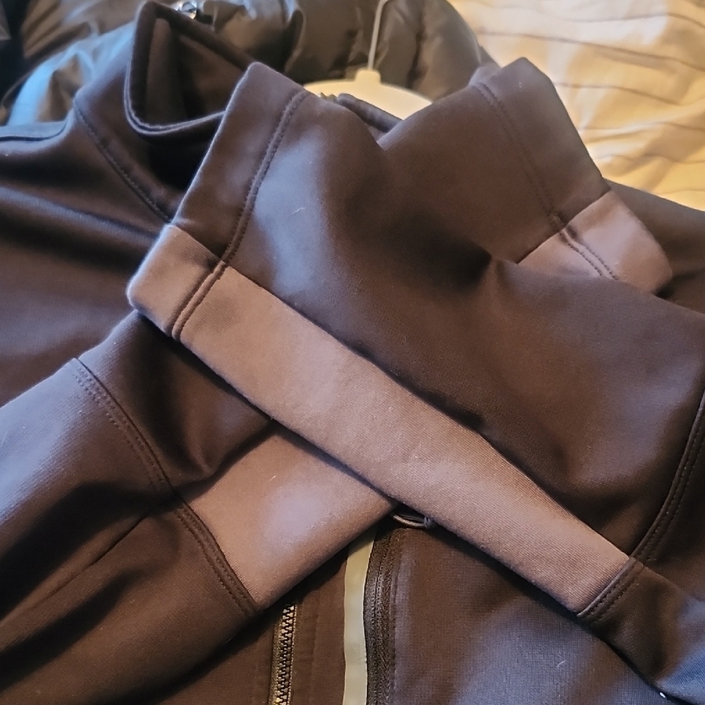 The North Face Black Lightweight Jacket - Picture 3 of 3